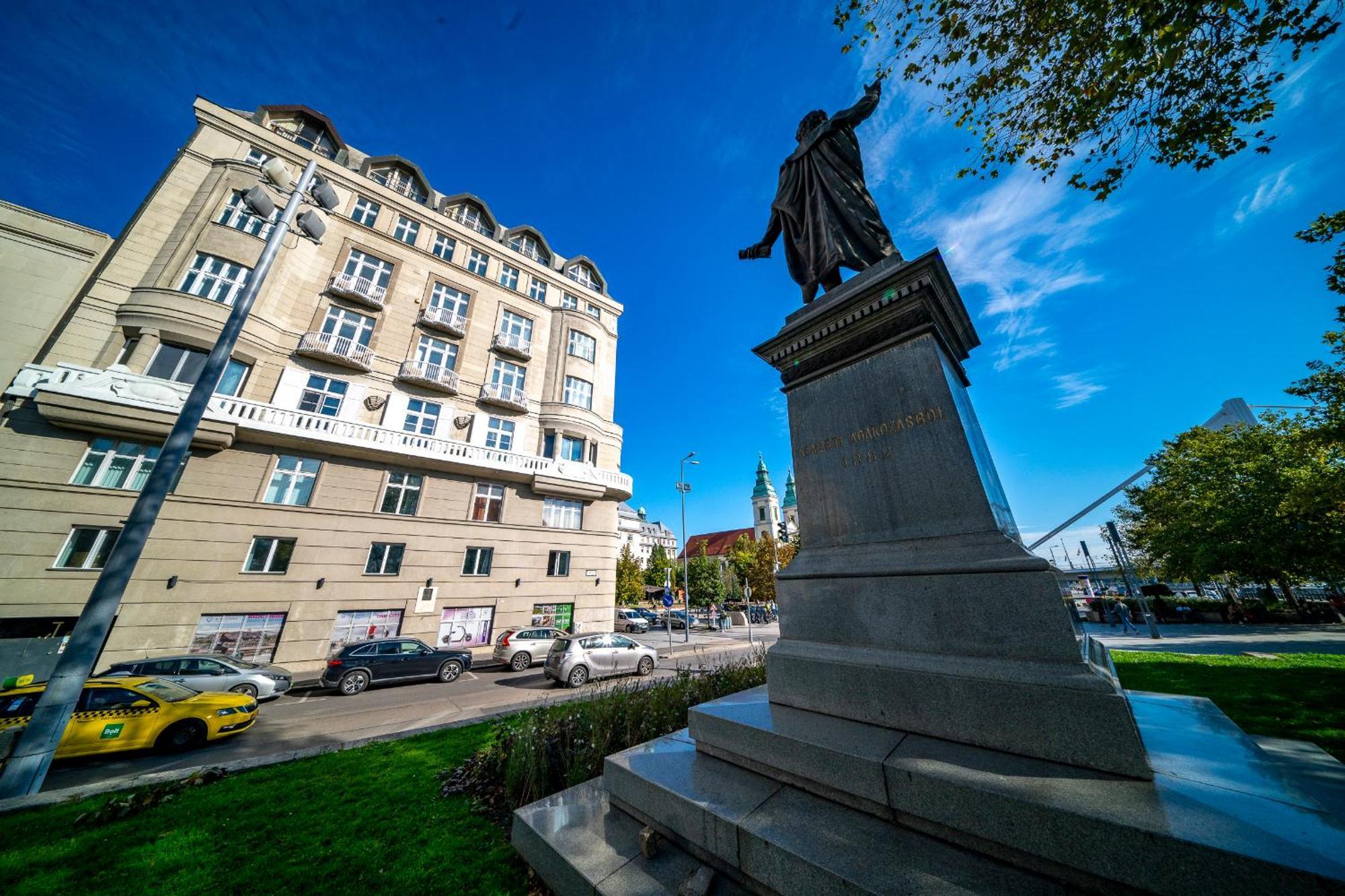 Budapest Downtown Riverfront, Budapest