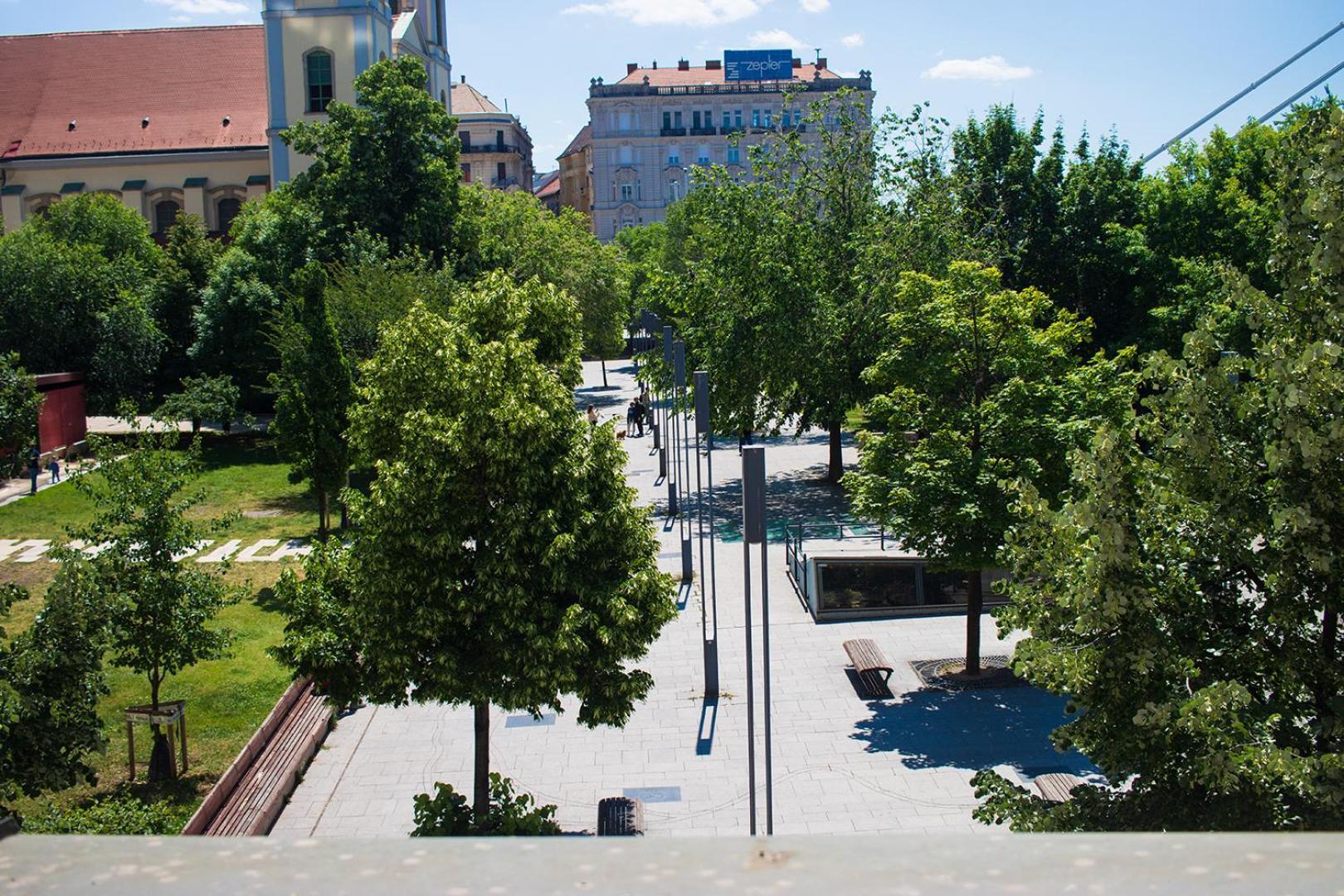 Budapest Downtown Riverfront — Photos 1